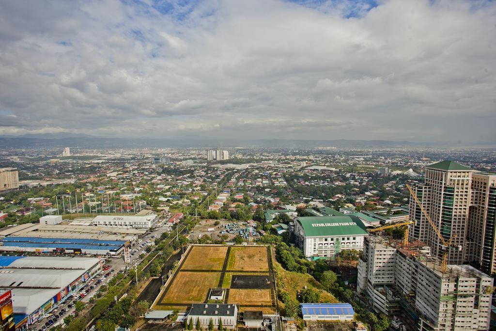 The Exchange Regency Residence Hotel Managed By Hii Pasig City Exterior photo